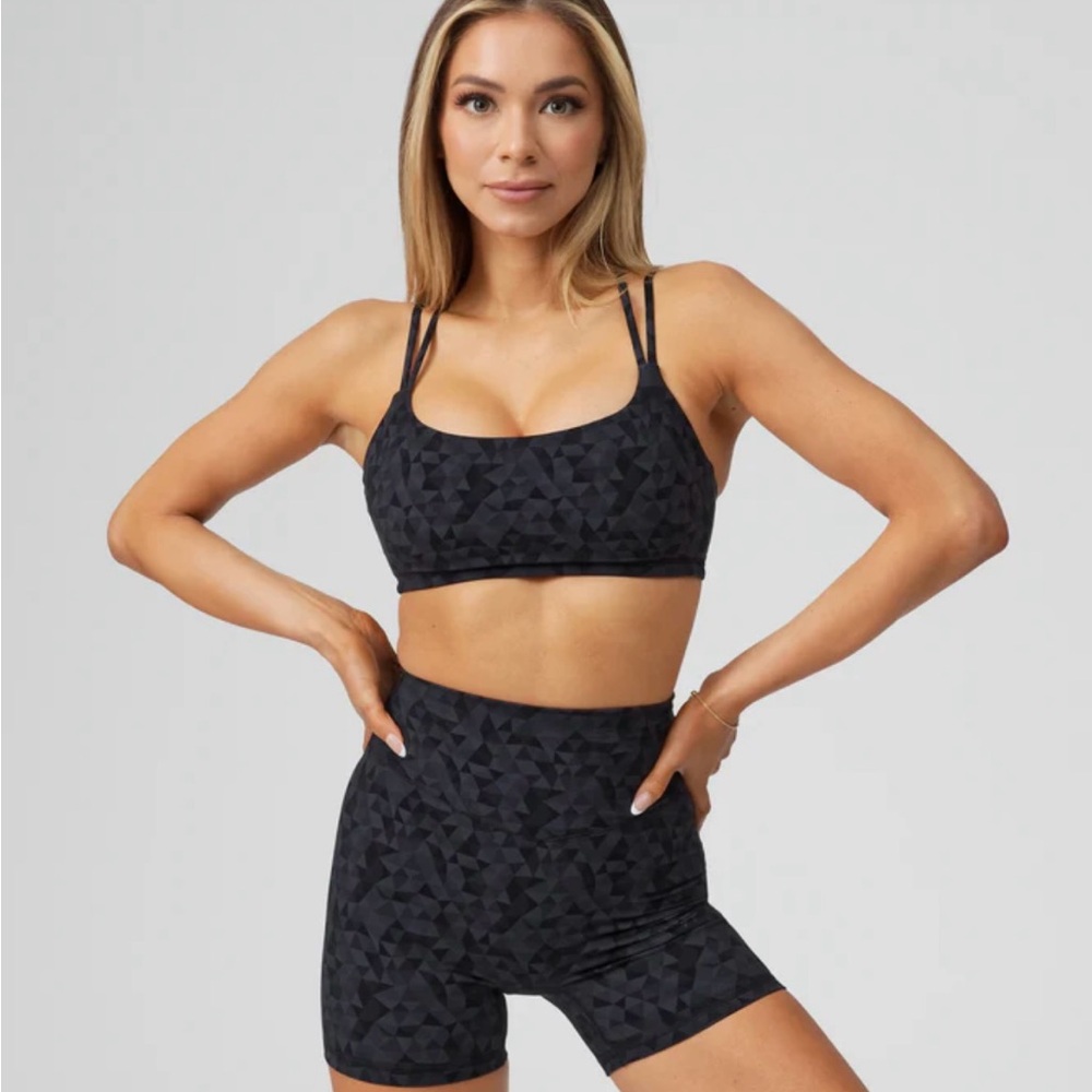 Buffbunny revolve sports bra